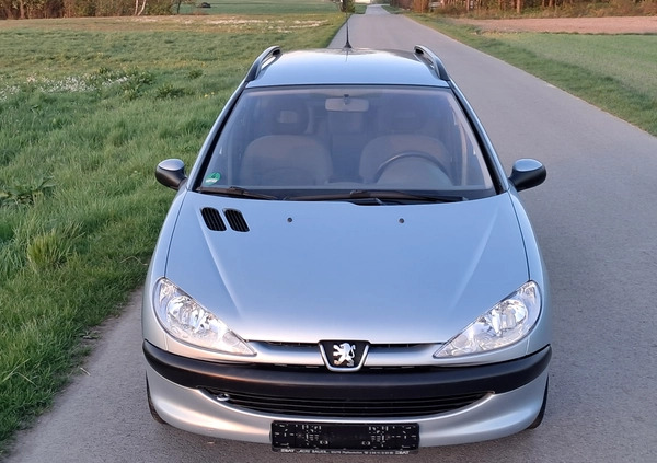 Peugeot 206 cena 7900 przebieg: 180480, rok produkcji 2002 z Ryki małe 352